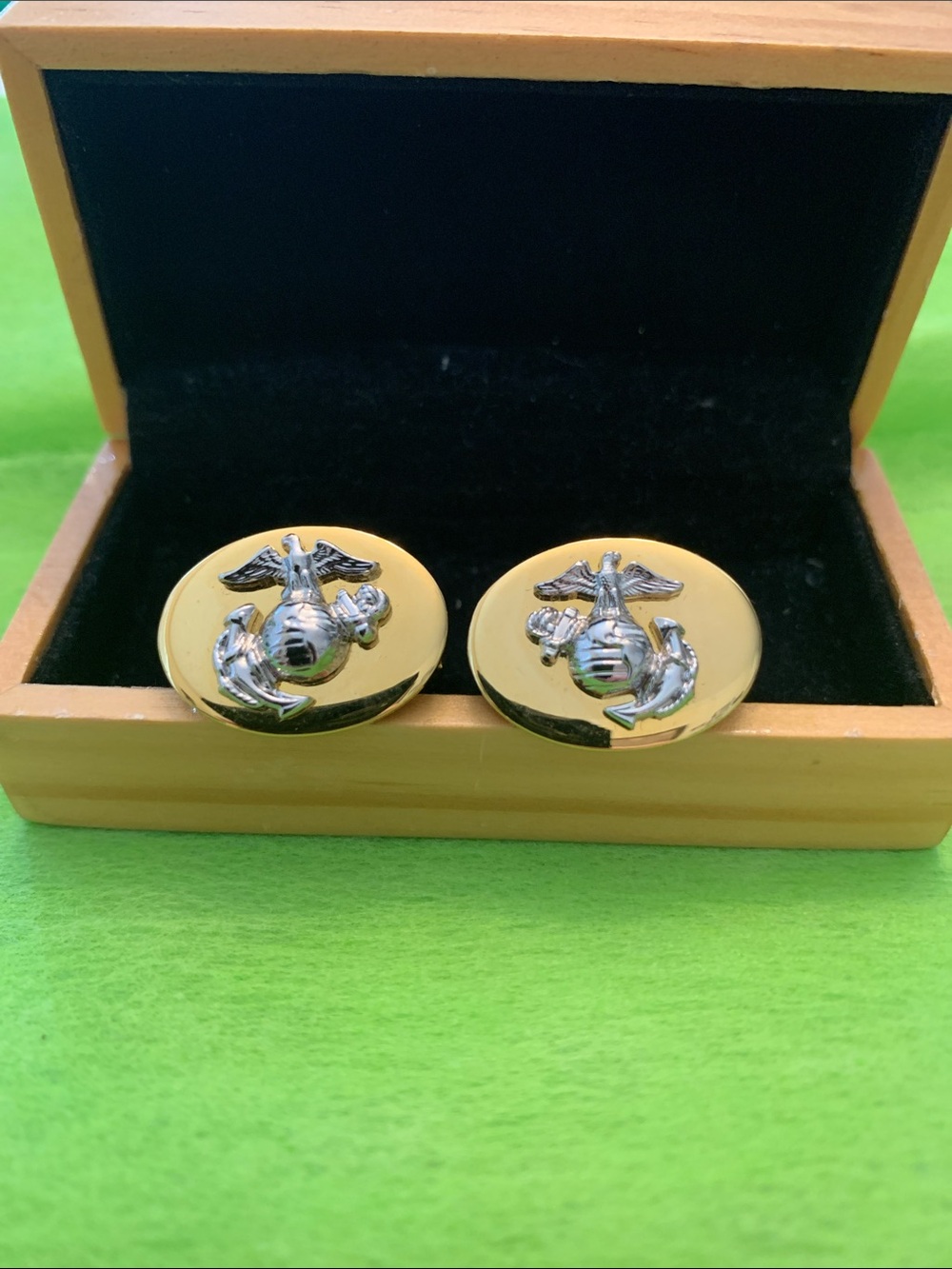 Cuff links U.S. Marine Corps Officers Emblem